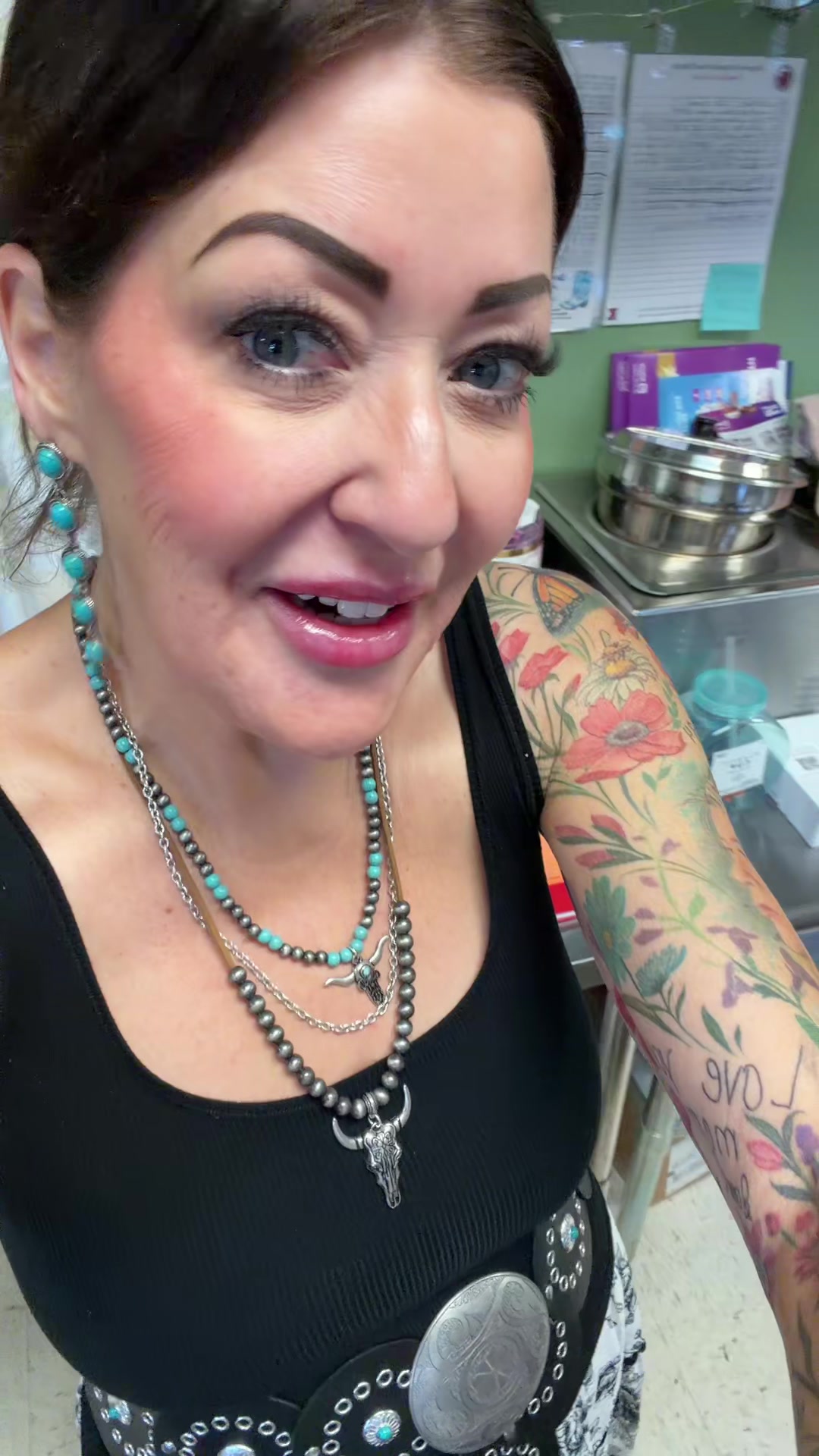 @hensandhoneyshoppe