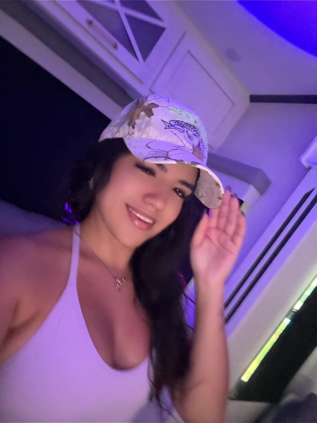 @I s a b e l l a 🦋