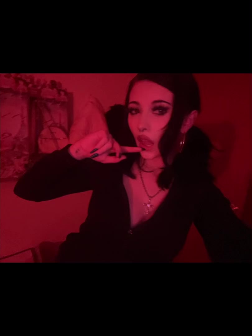 @v4mp_d0llrot4u