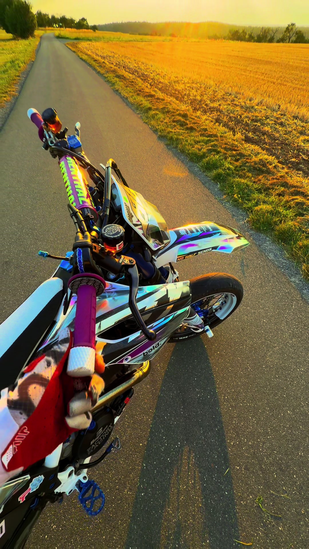 @Joni_moto
