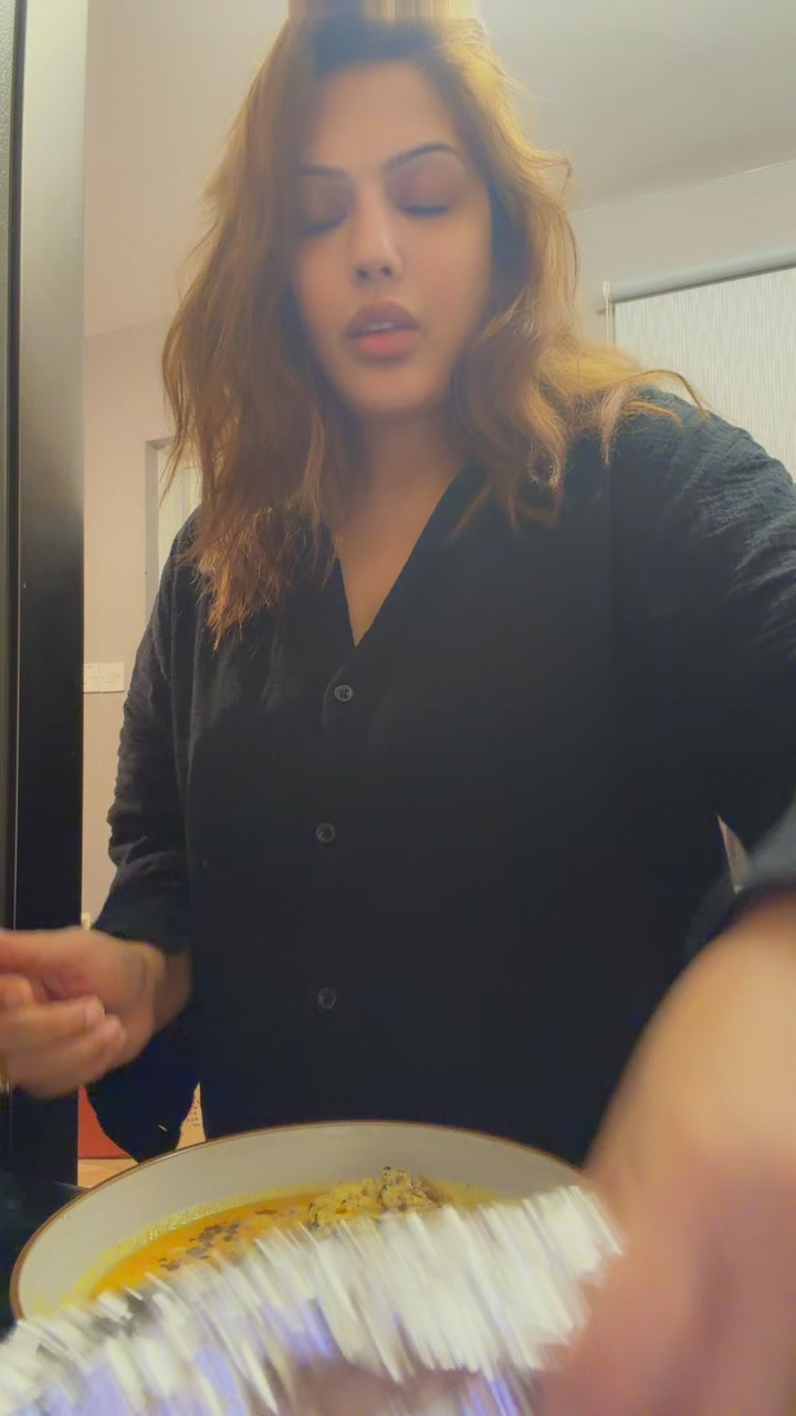 @AnaKhanOfficial