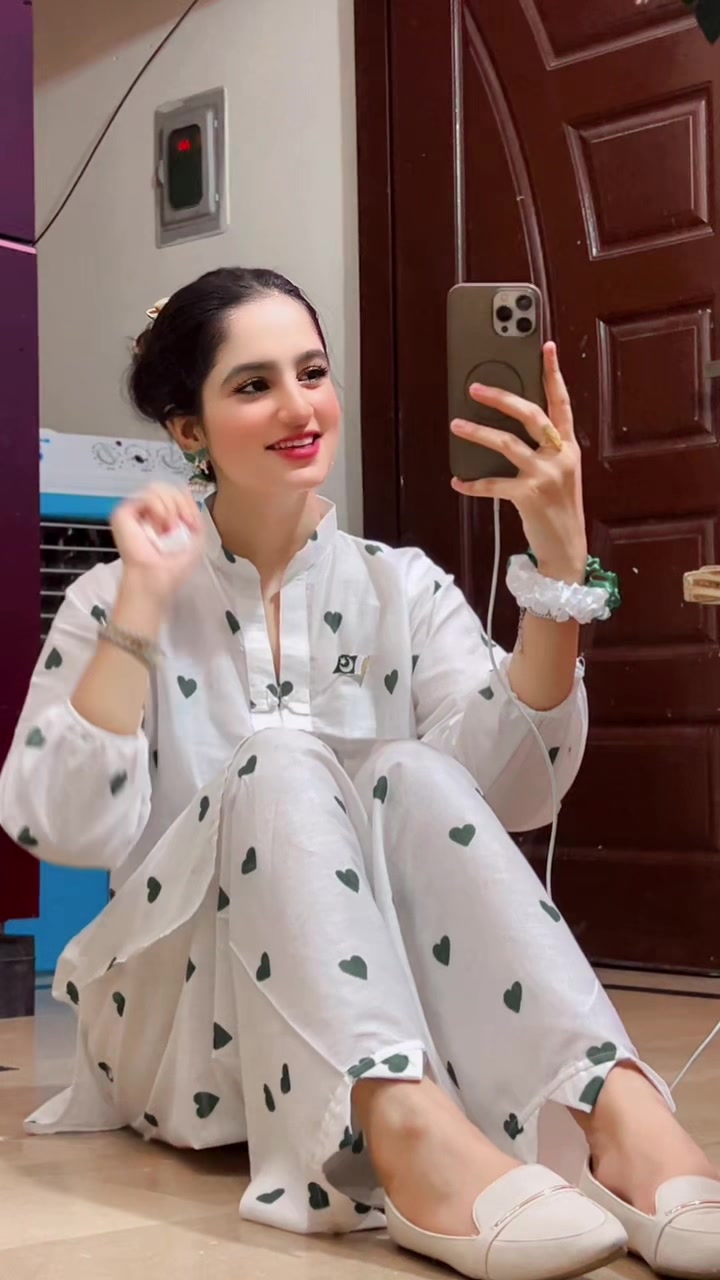 @Muneeba khan⭐️