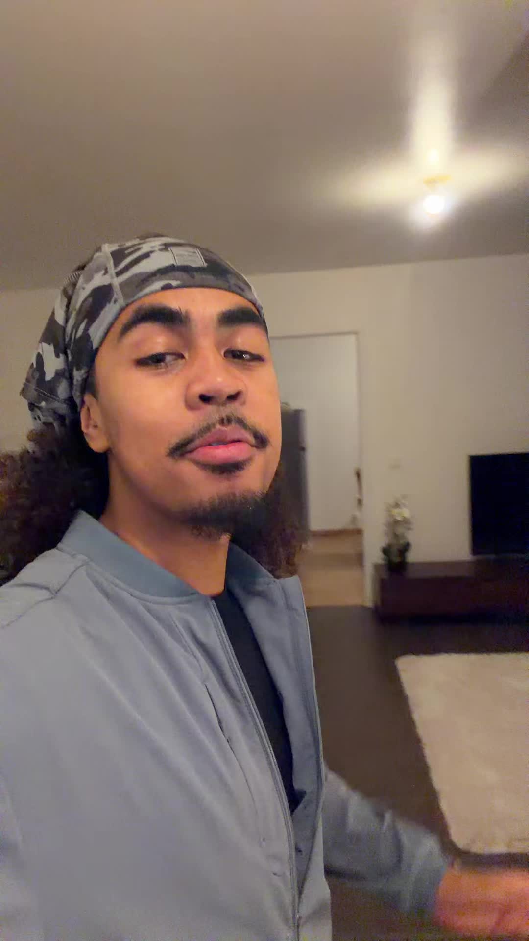 @M.yn