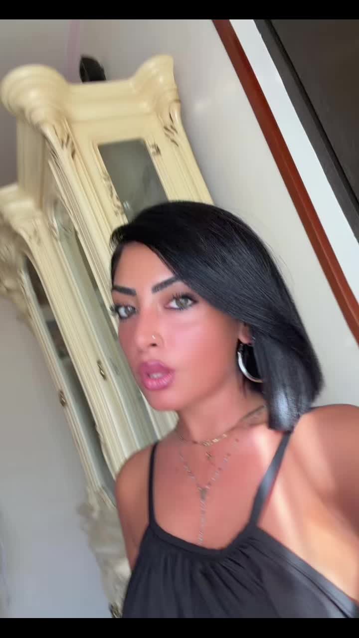@Ilaria_