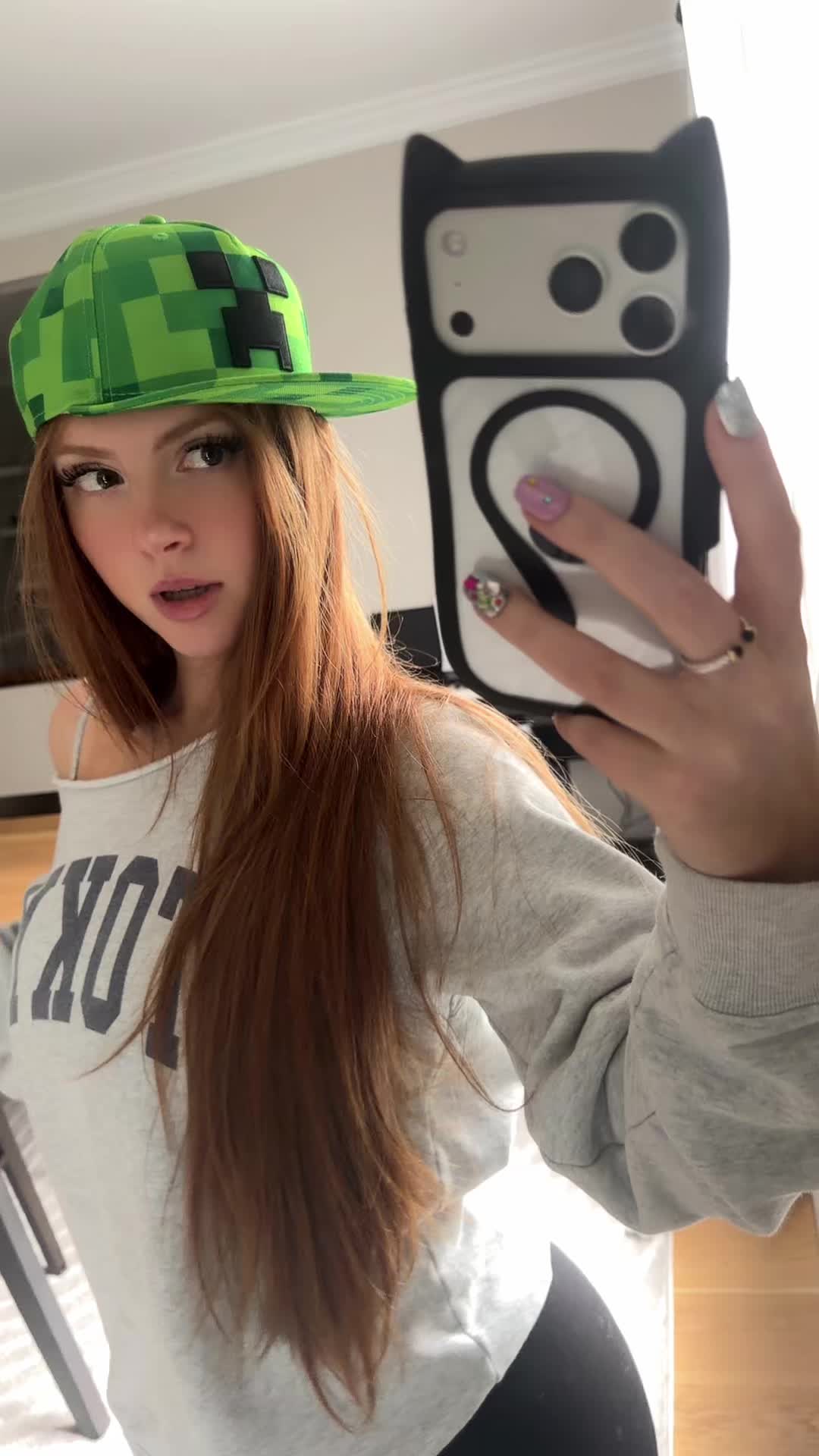 @Cristina Carmella