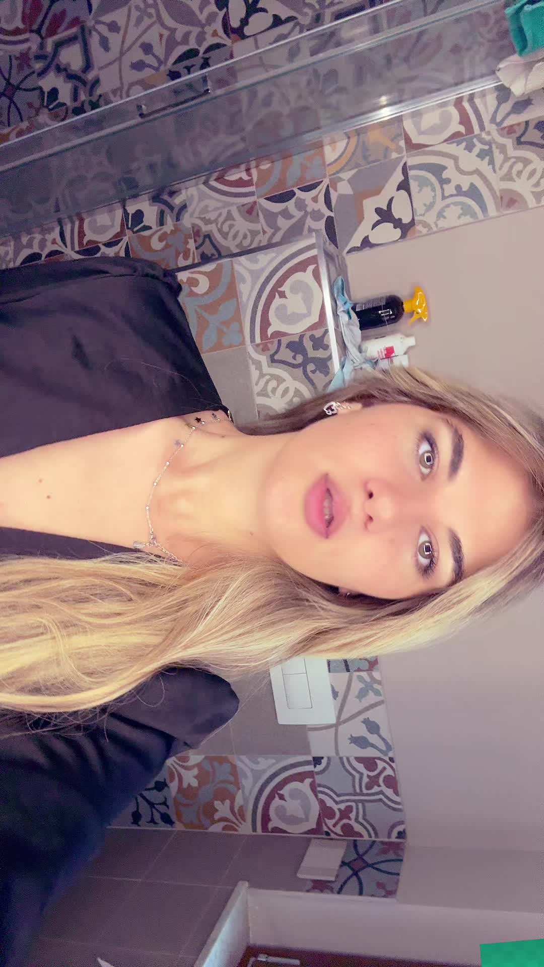 @𝑔𝑎𝑖𝑎