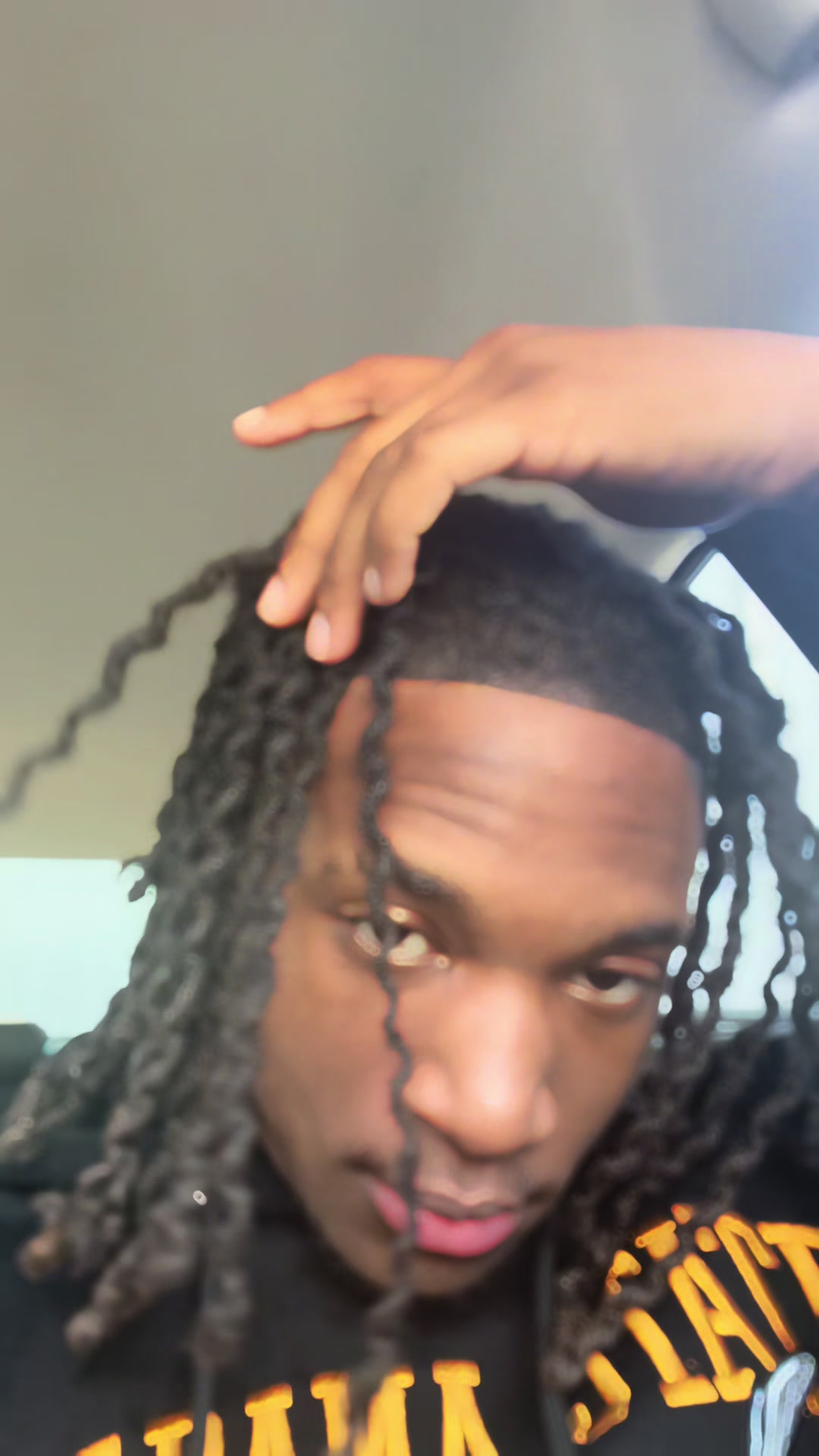 @Sj