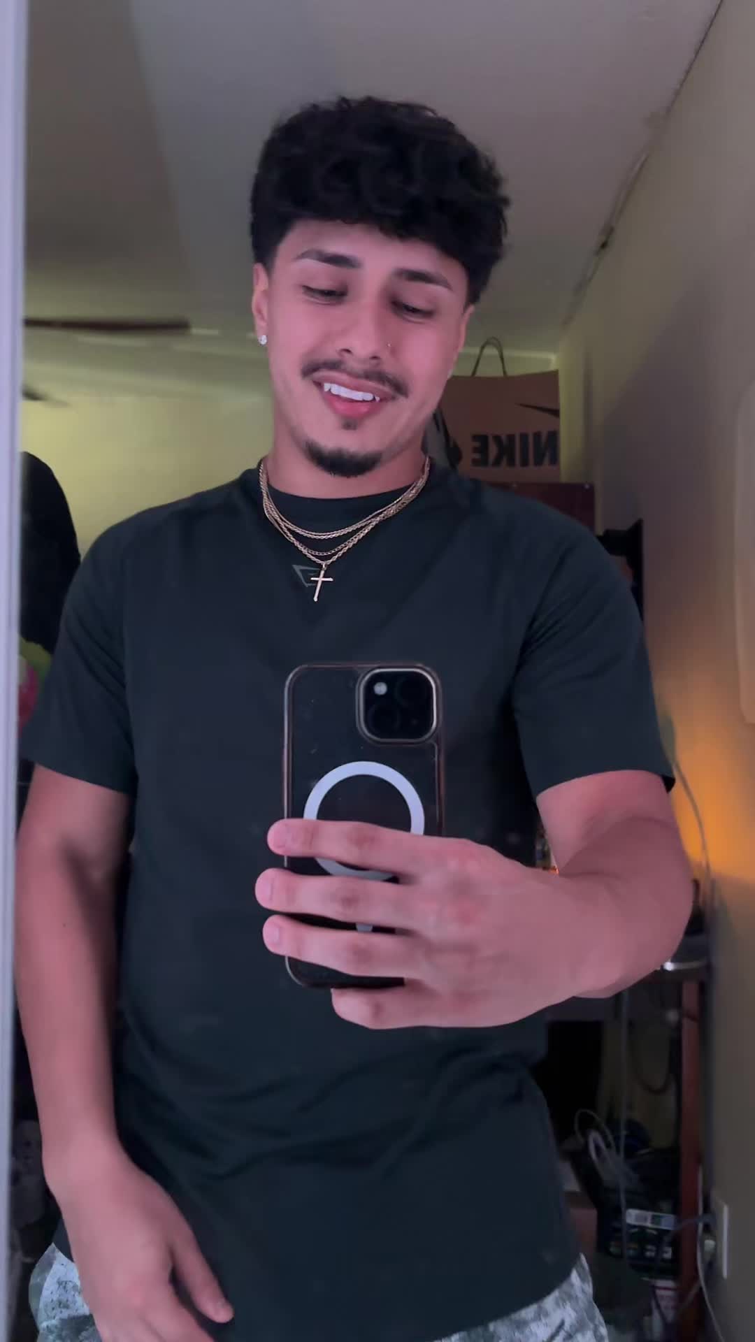 @😁