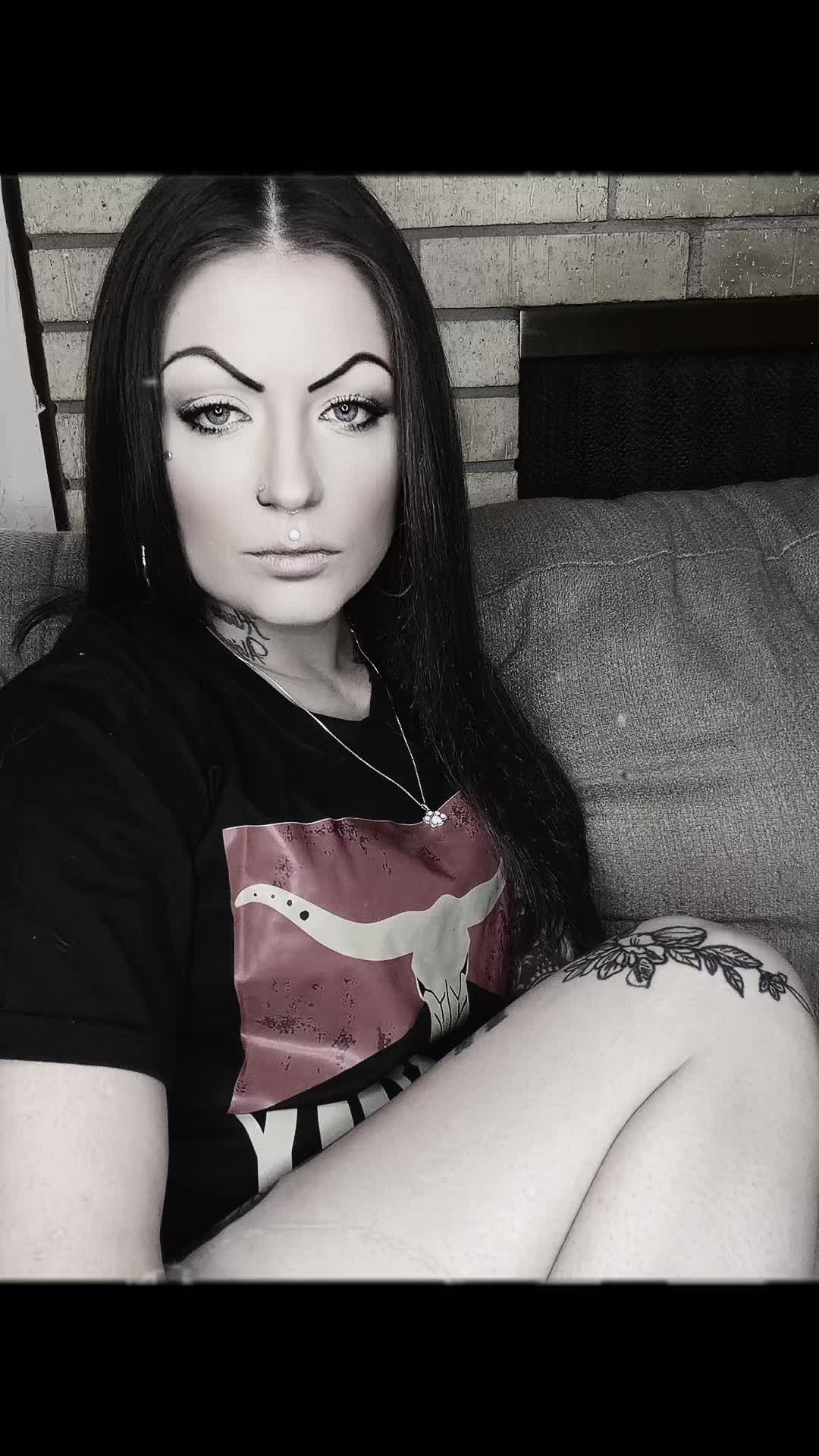 @✨T✨