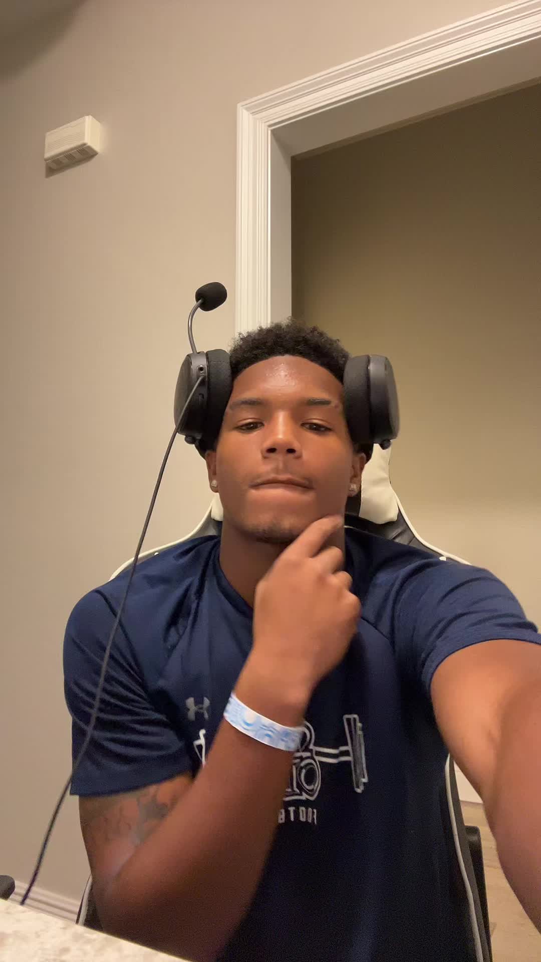 @Jayswrld