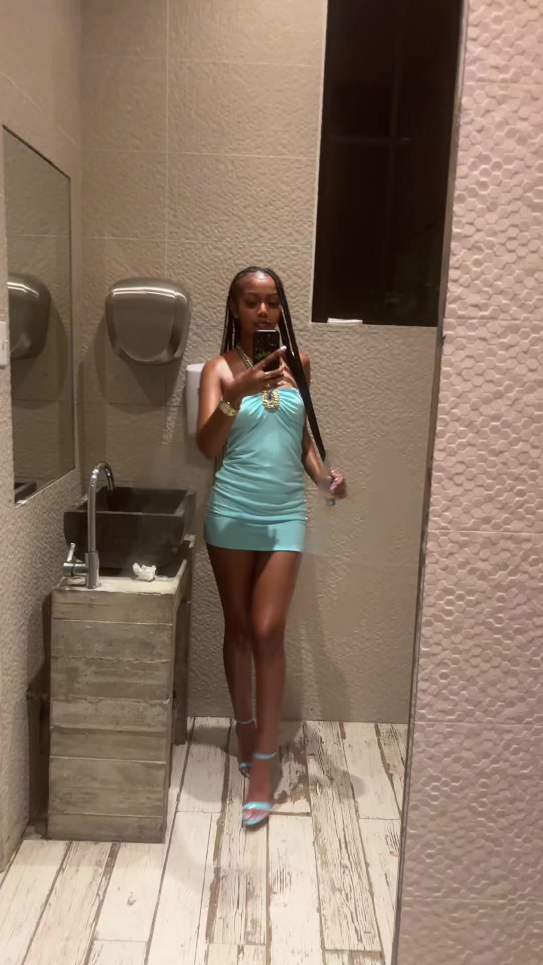 @emneezy