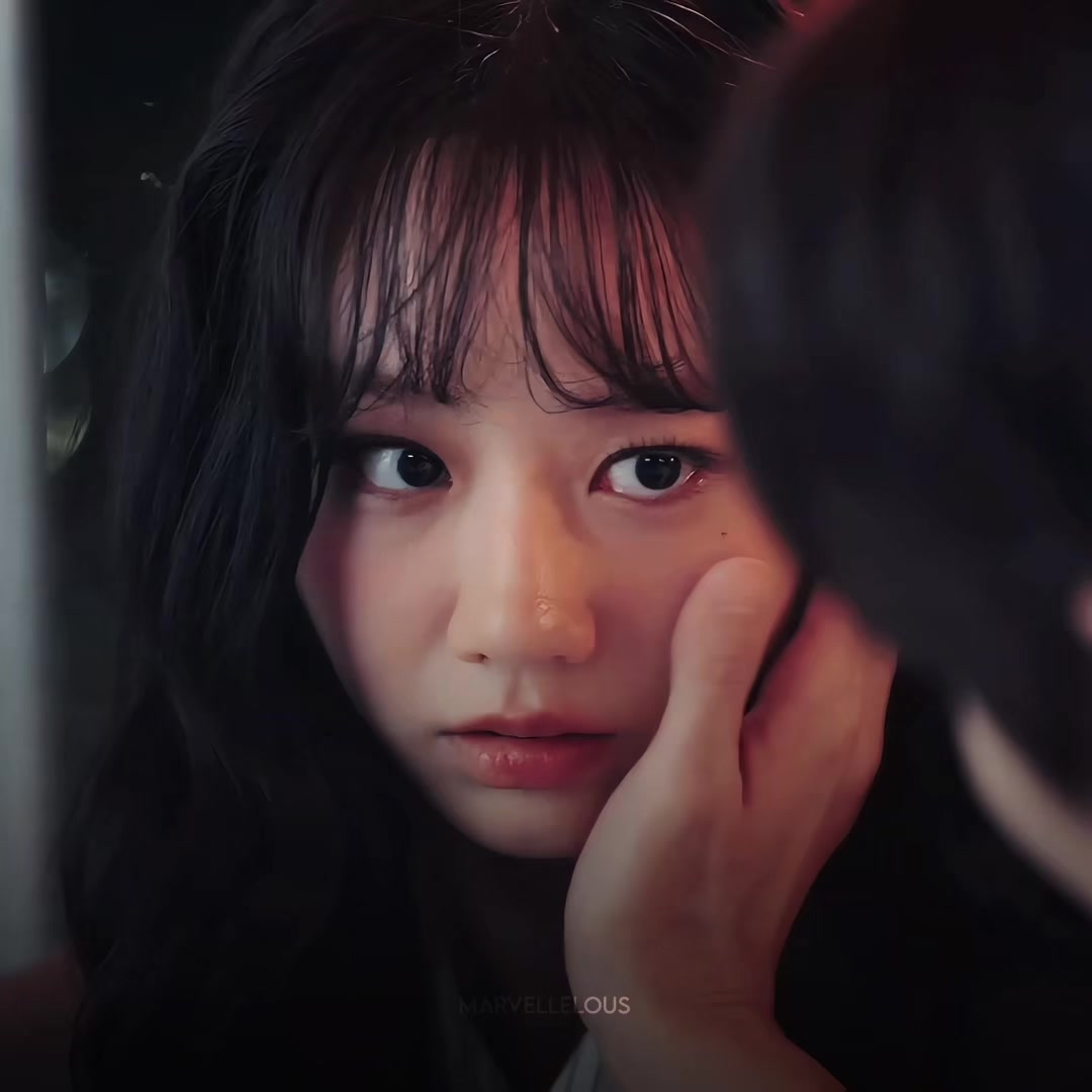 @elle.