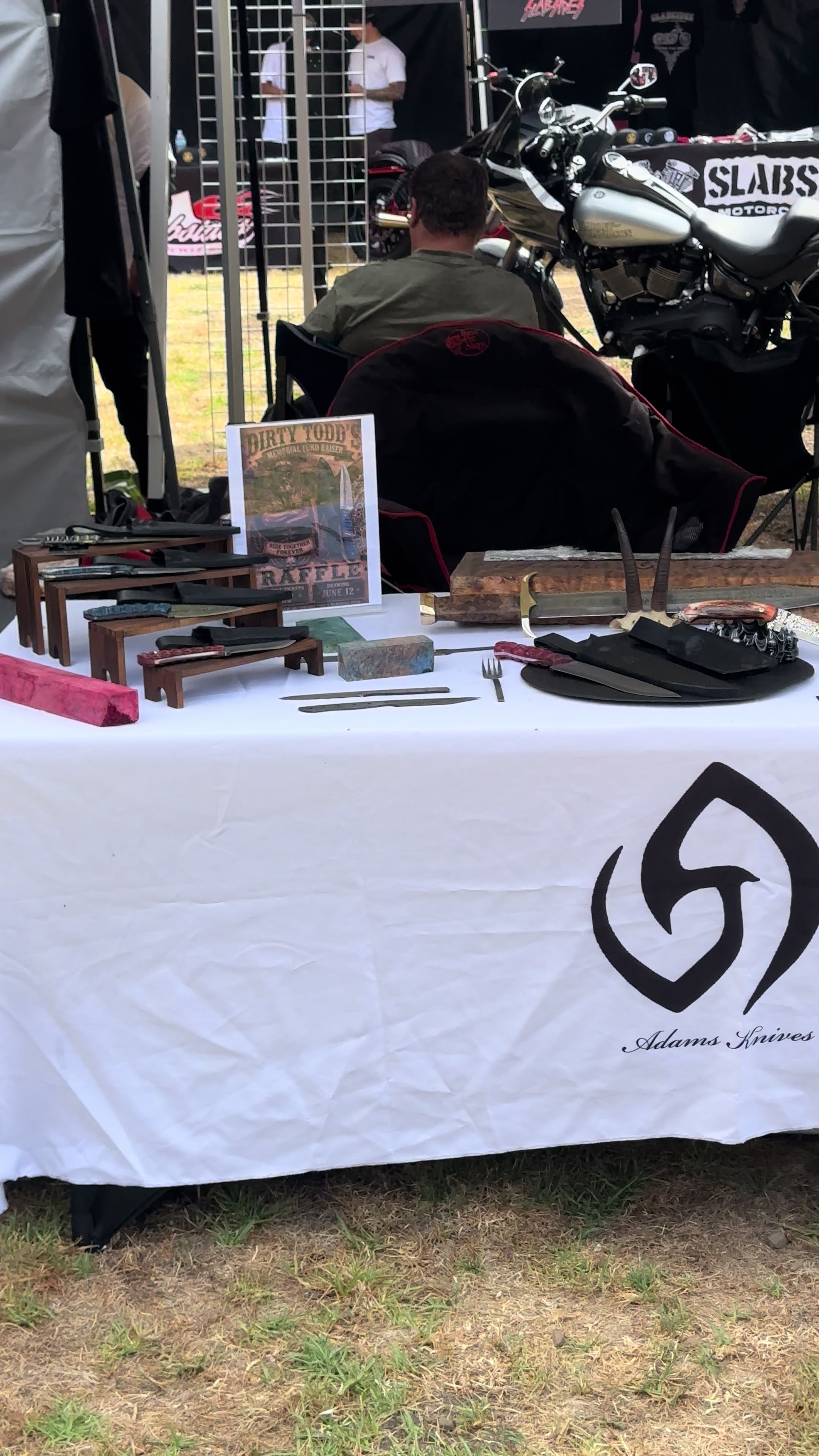@Adams knives