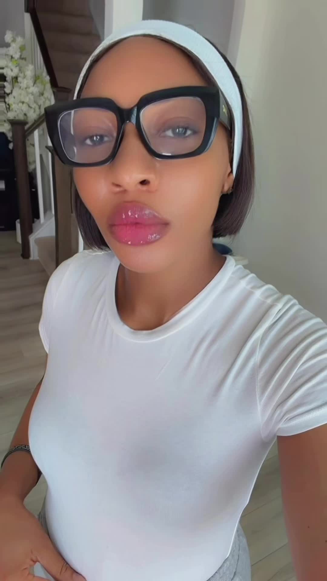 @QueenShari👑