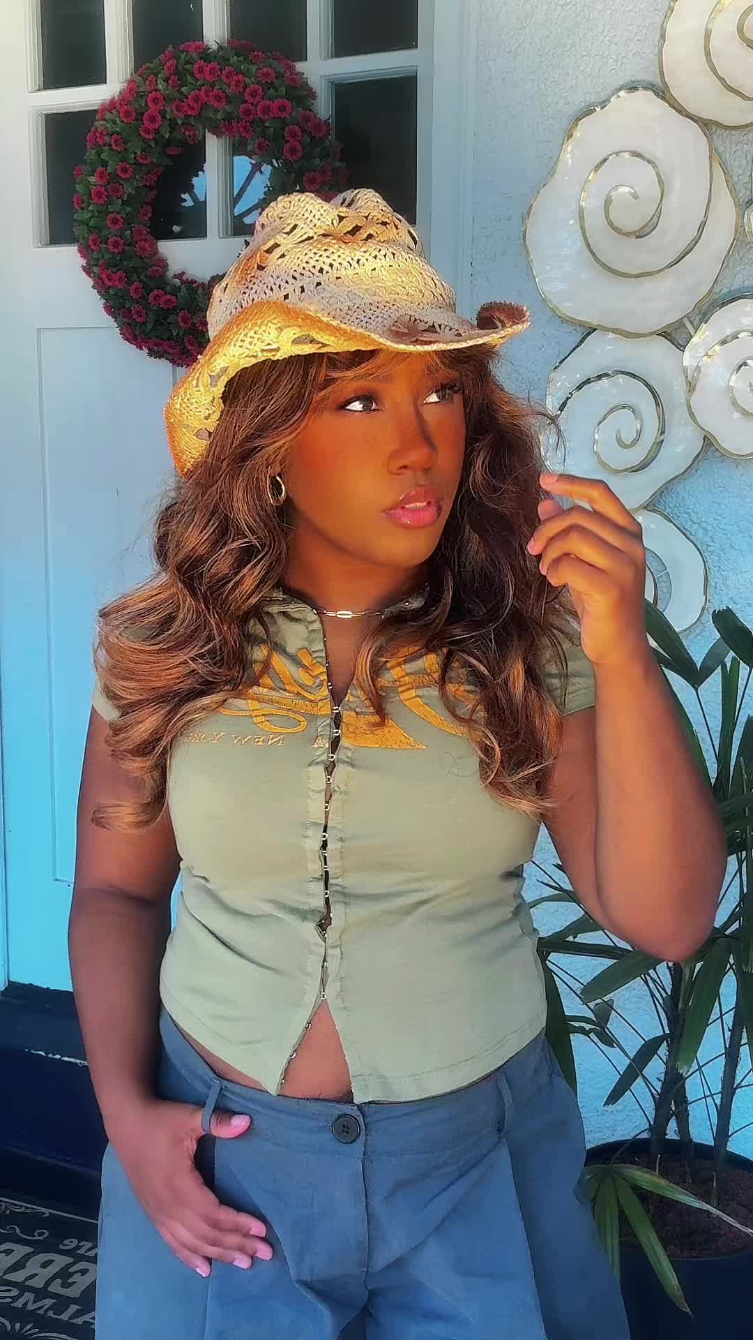@miss.indi.robinson