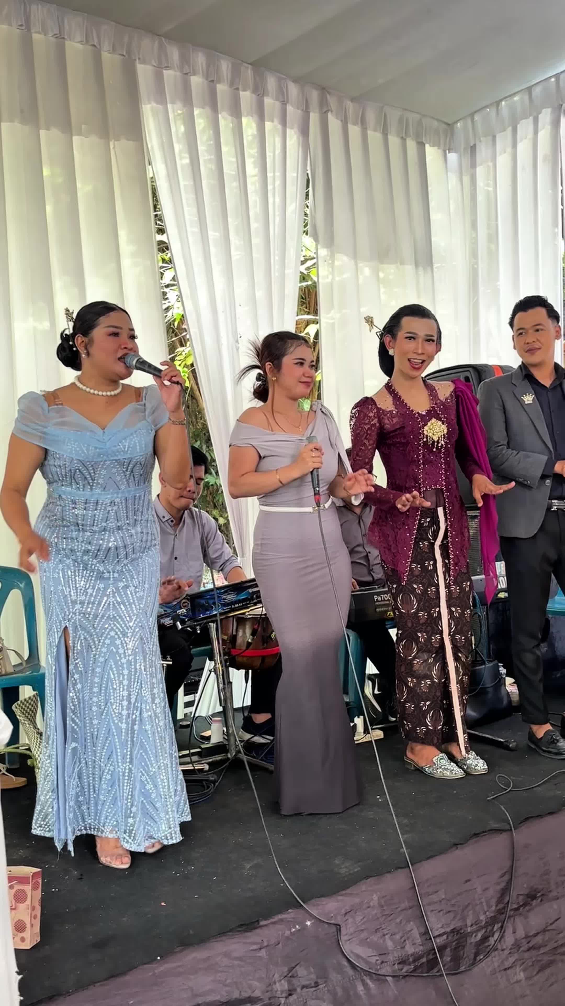 @Mbak Sari || Cucuk Lampah