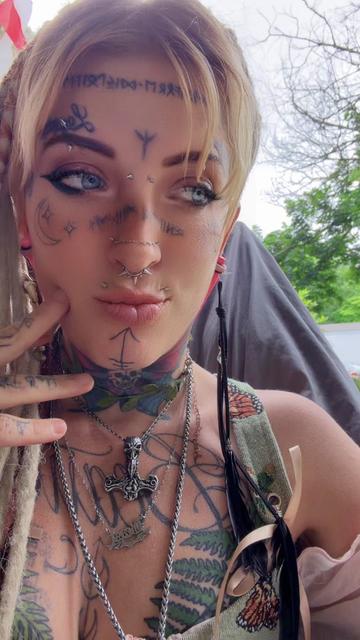 @🌙 ᛚᚢᚾᚨ 🍄✨🐺🖤