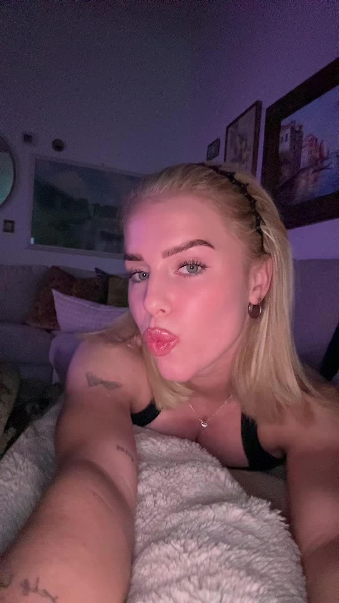 @T