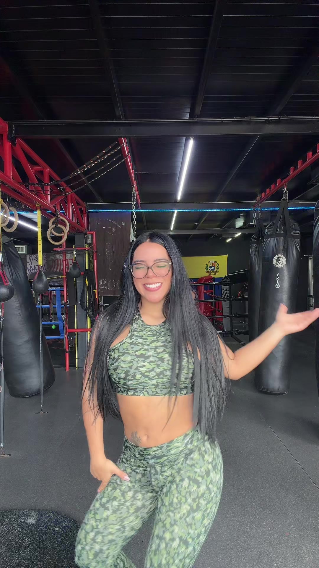 @Evielysoficial2