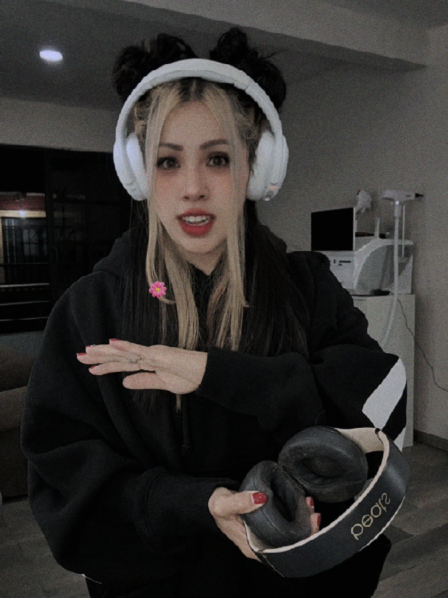 @Kary López🖤