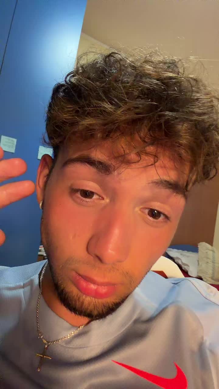 @andreeises