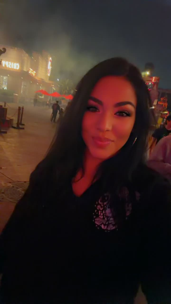 @Bella_B_