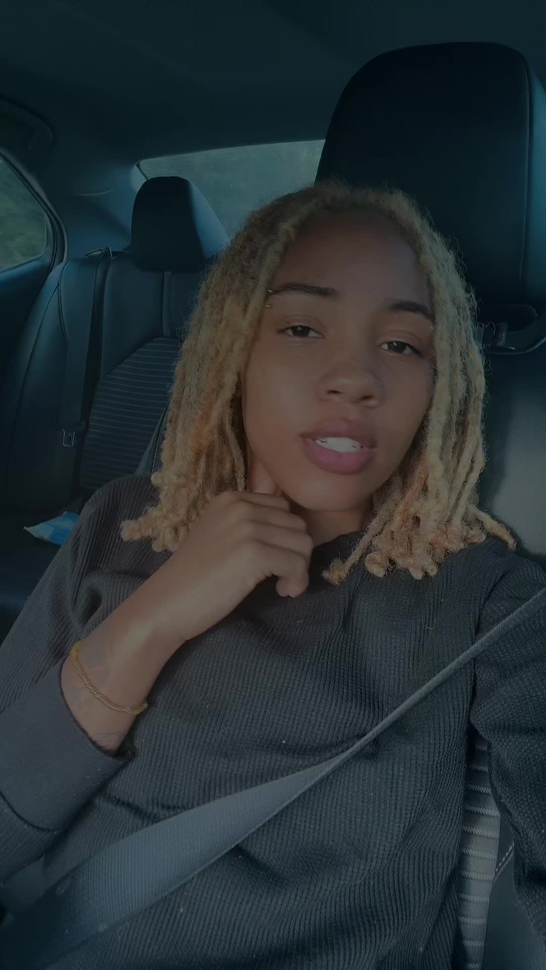 @ᴚ