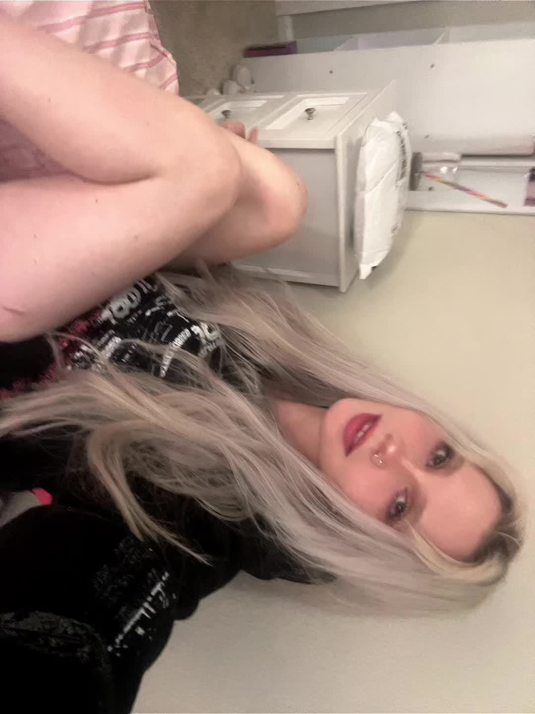 @whitehairlady