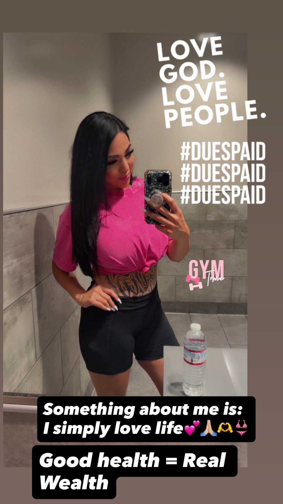 @Bella_B_
