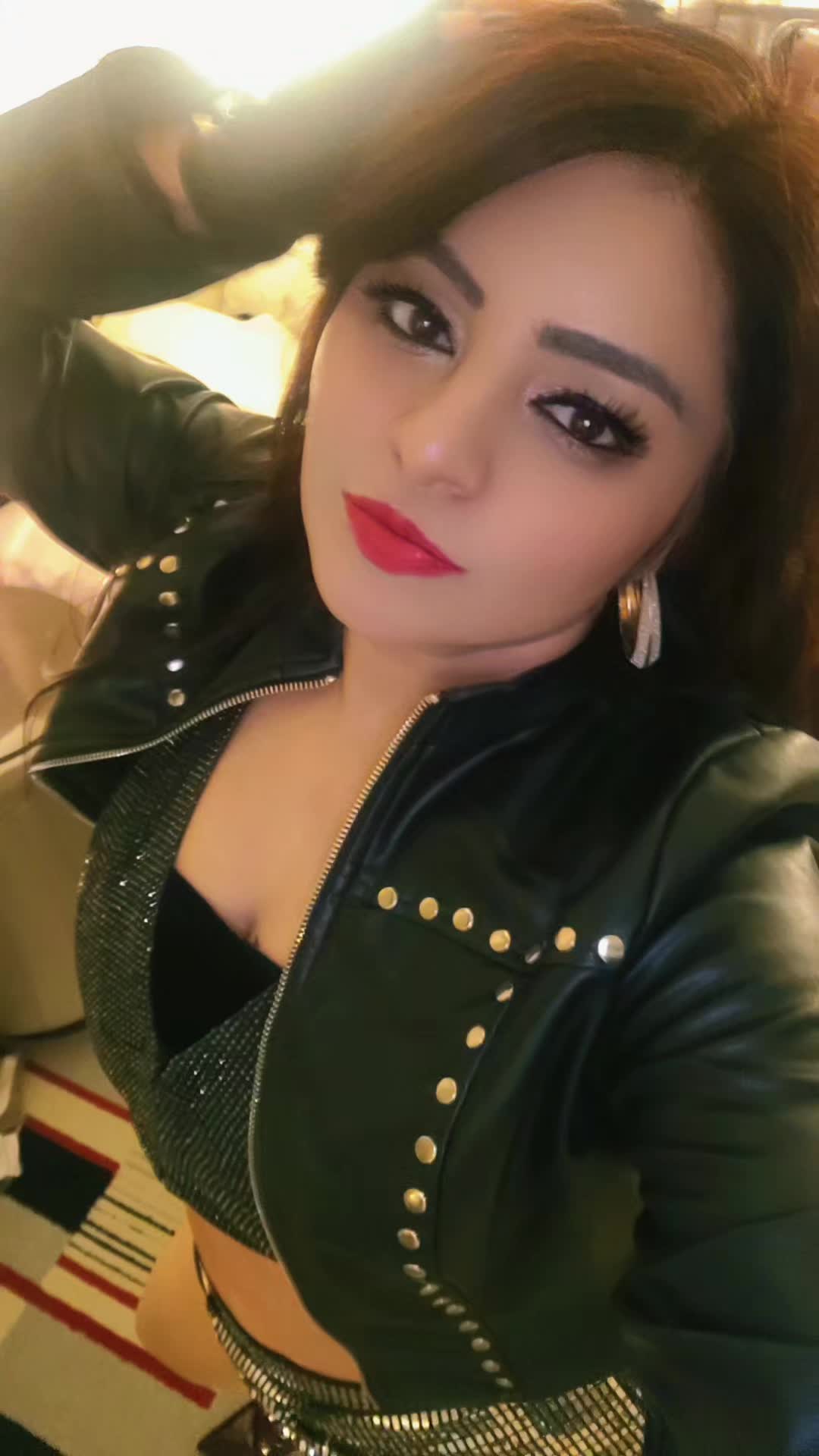 @ShwetaV