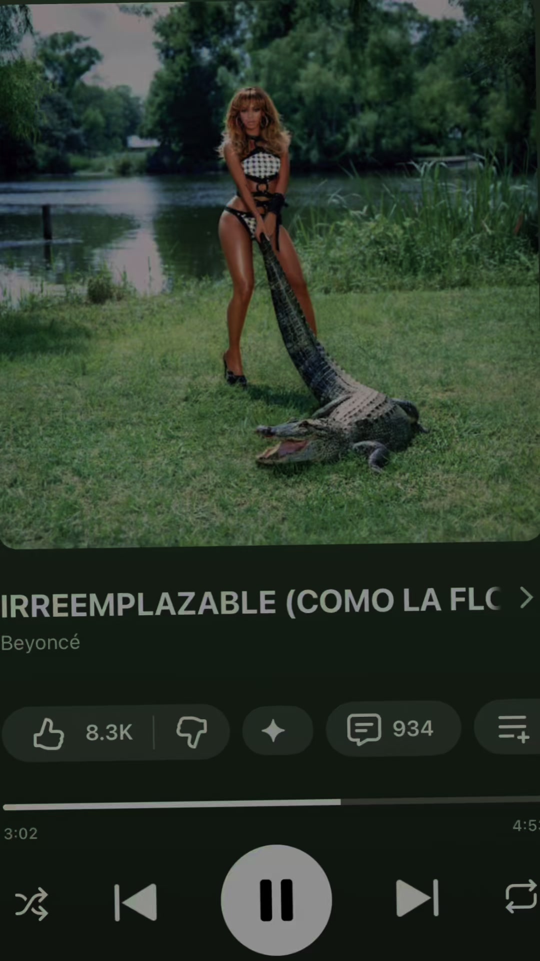 @🧍🏾&zwj;♀️🧍🏾&zwj;♀️