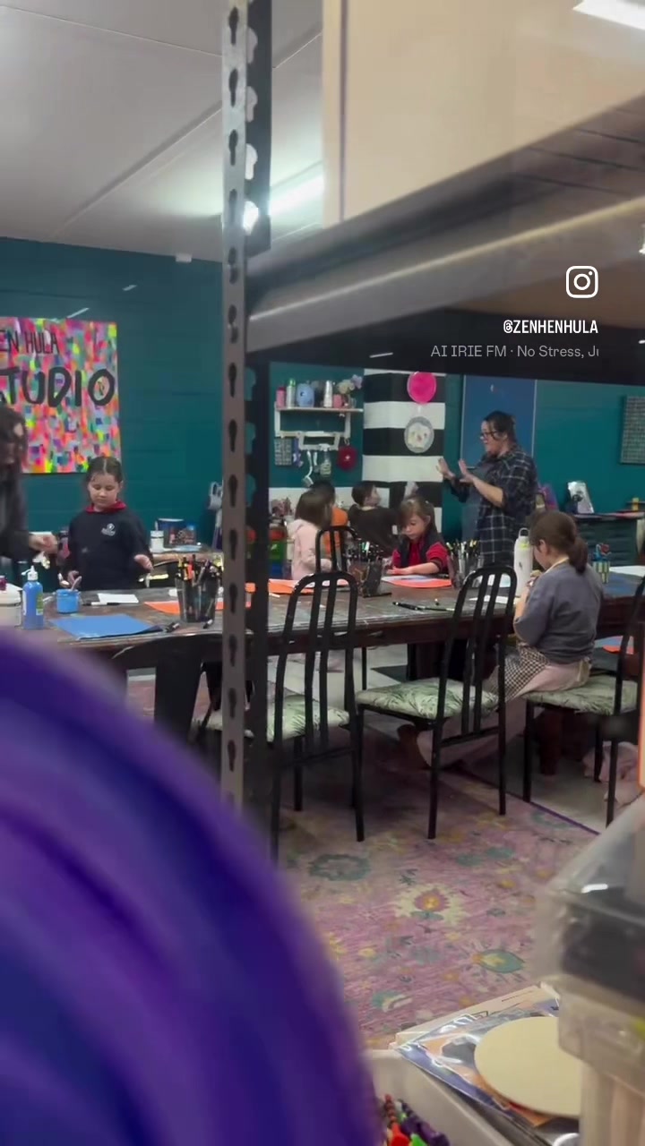 @Zen Hen Hula Art Studio