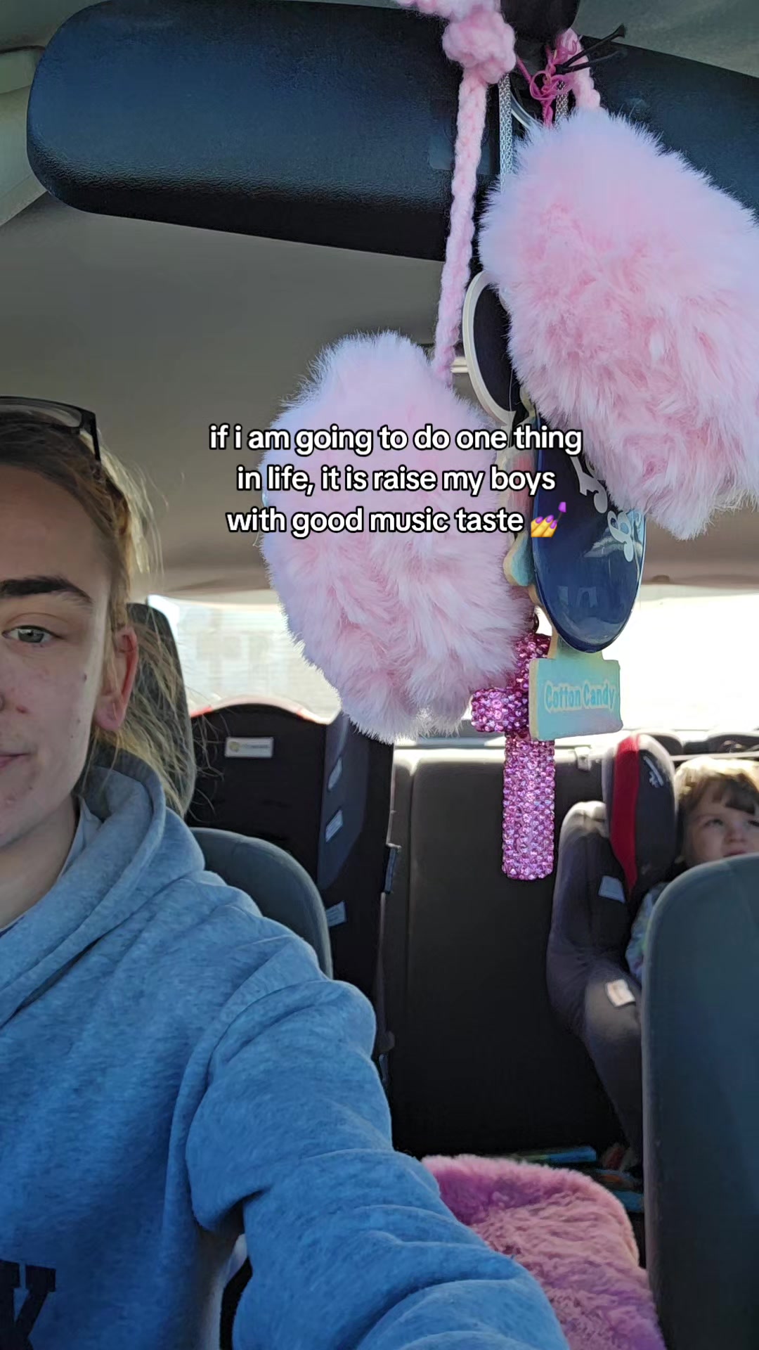 @chloe