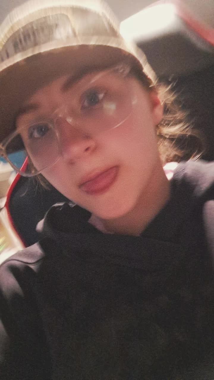 @Holleyspammmm