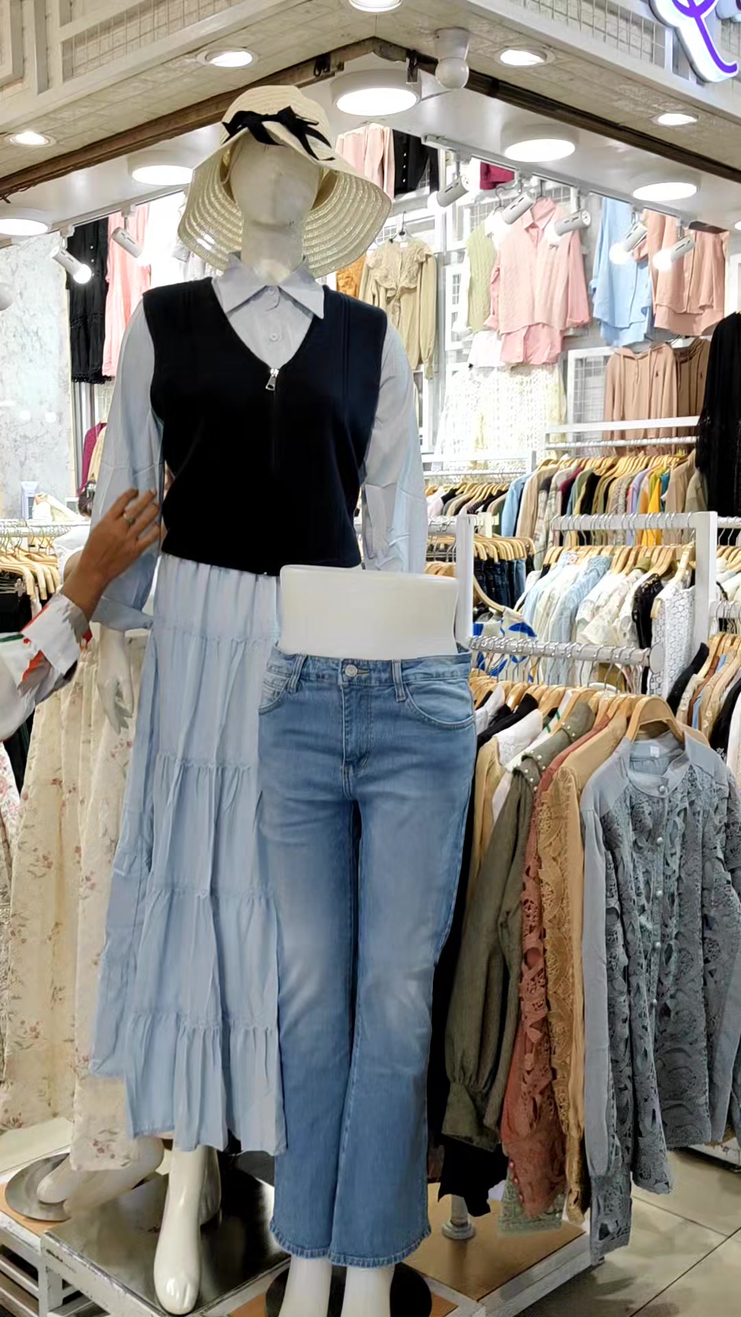 @QUEENSHA AND UWIE FASHION