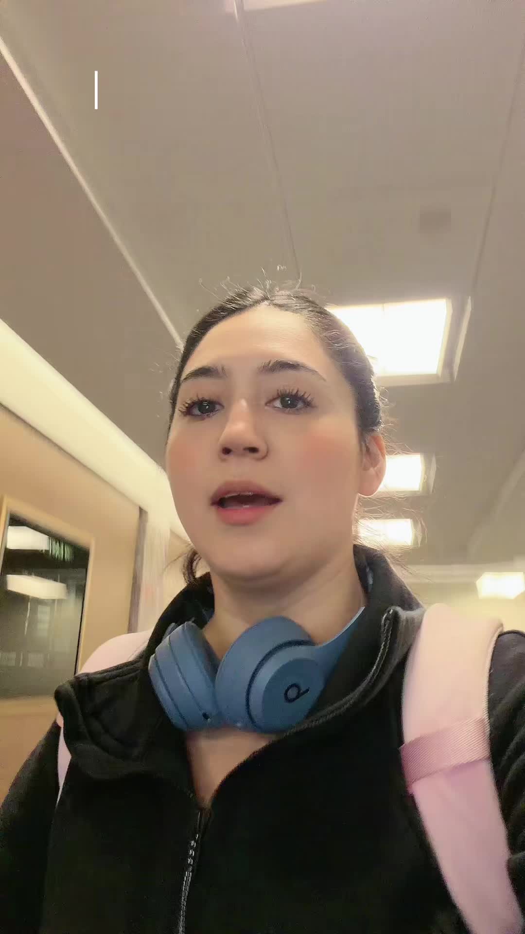 @vaness_scarlett
