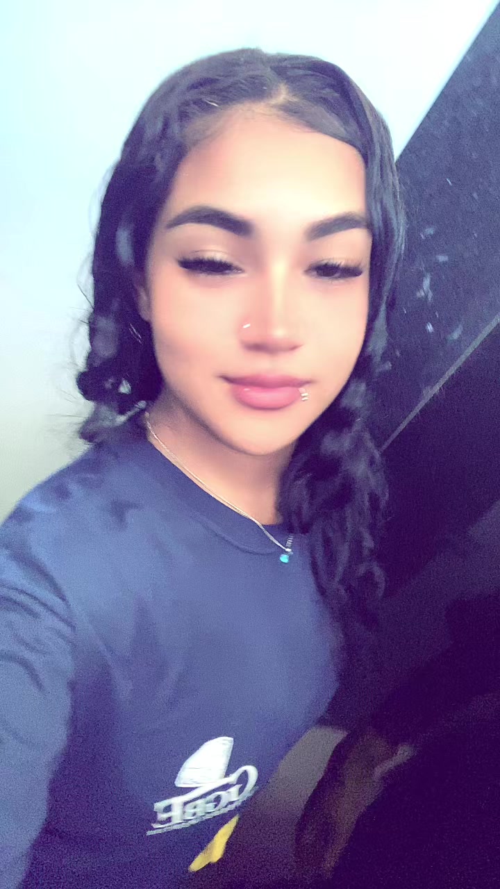 @Aninha_07