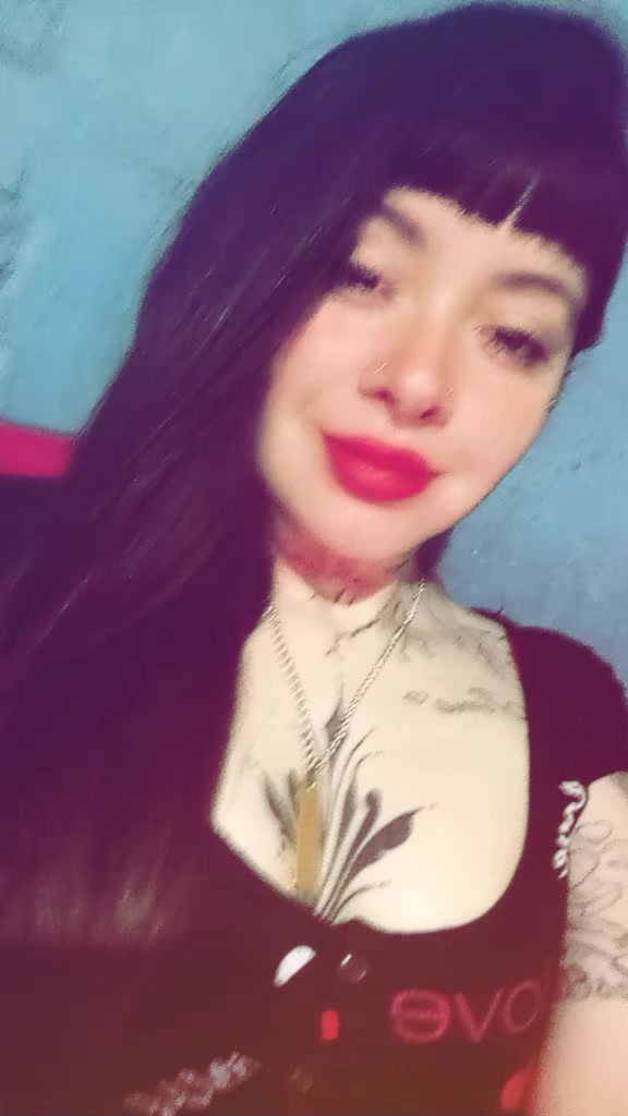 @Camiii🦋