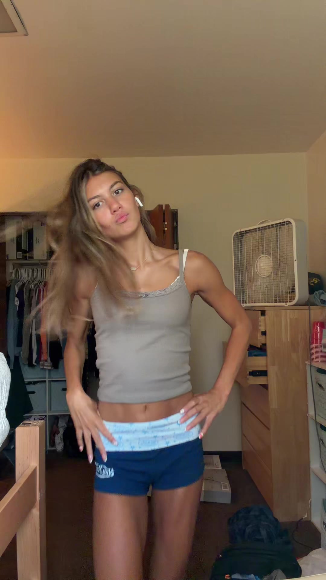 @theleahmae