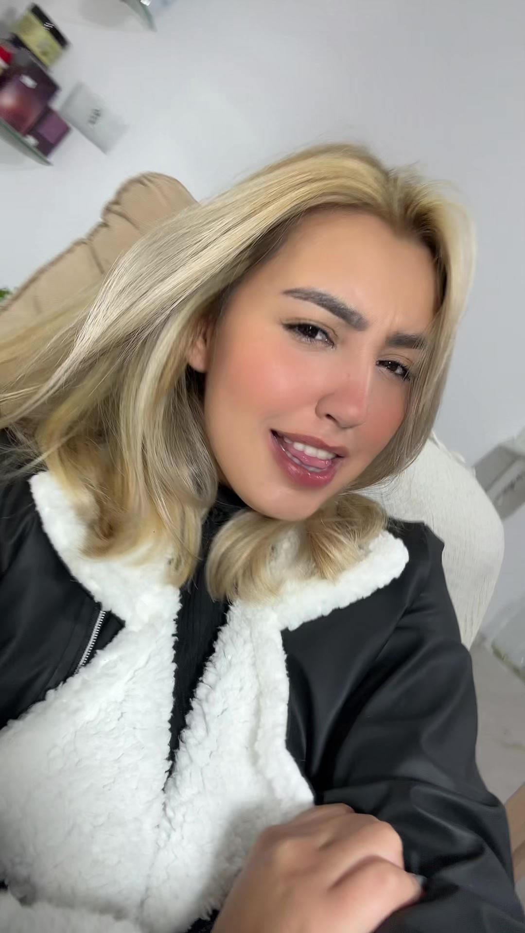 @JULIA CHELERI
