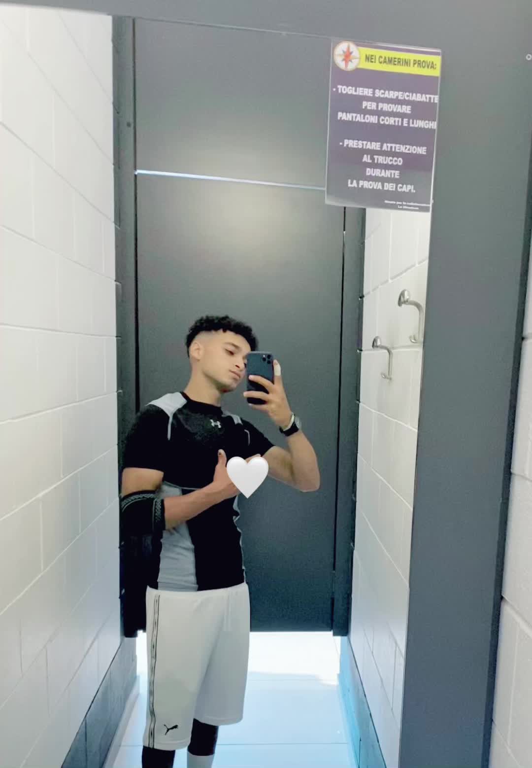 @mohamed 🕊️🖤