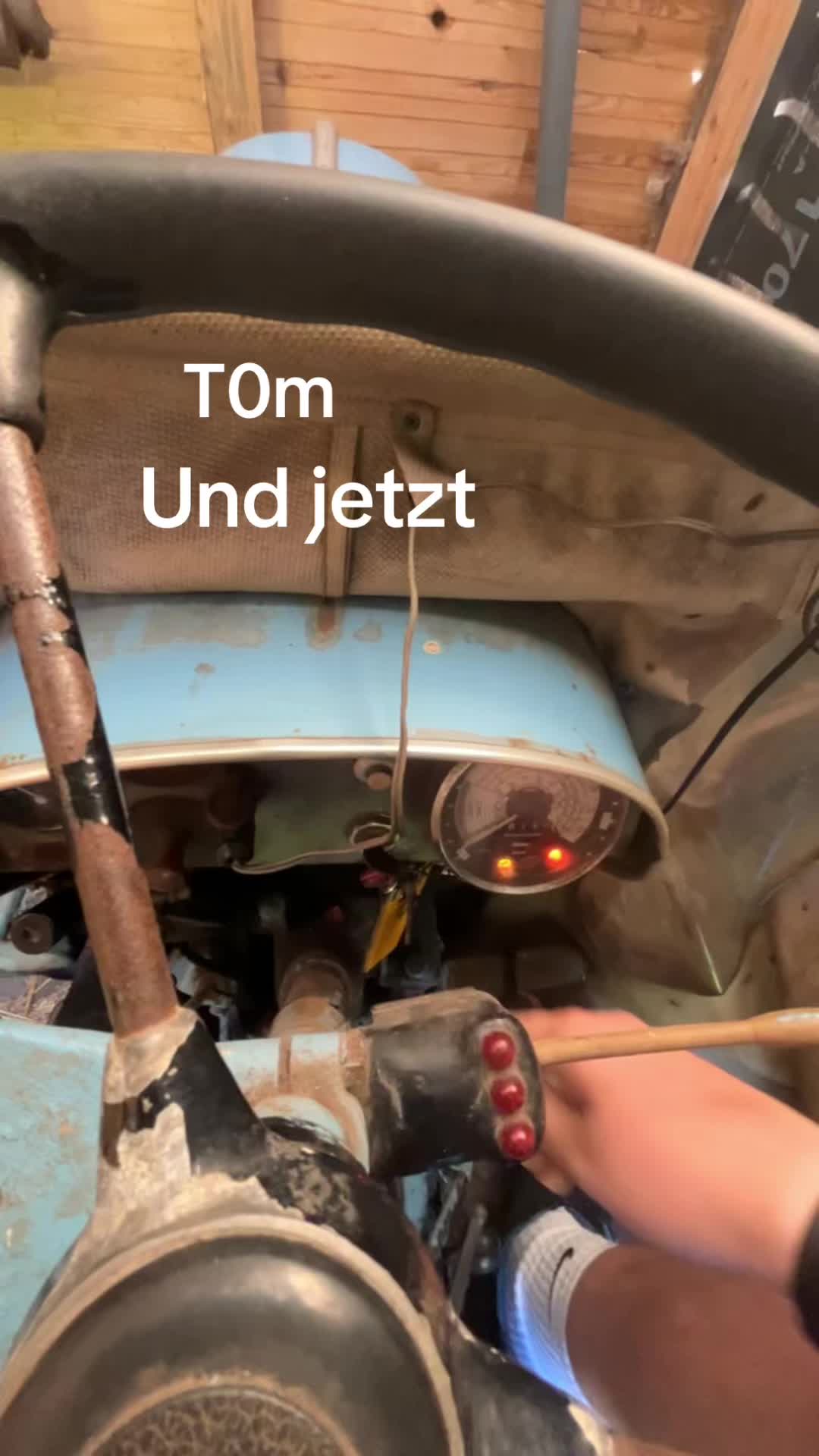 @t0m