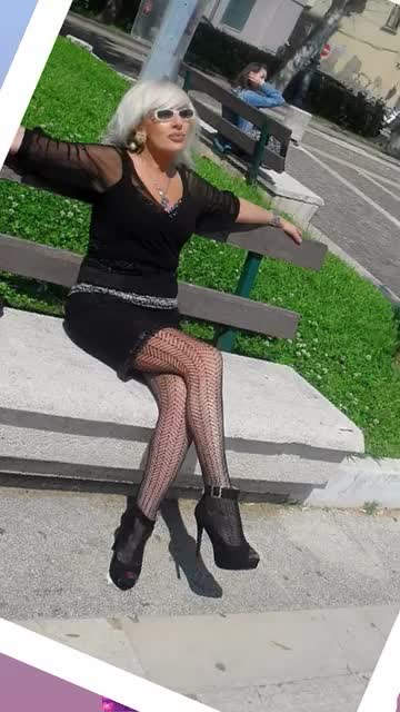 @rosariaClaps