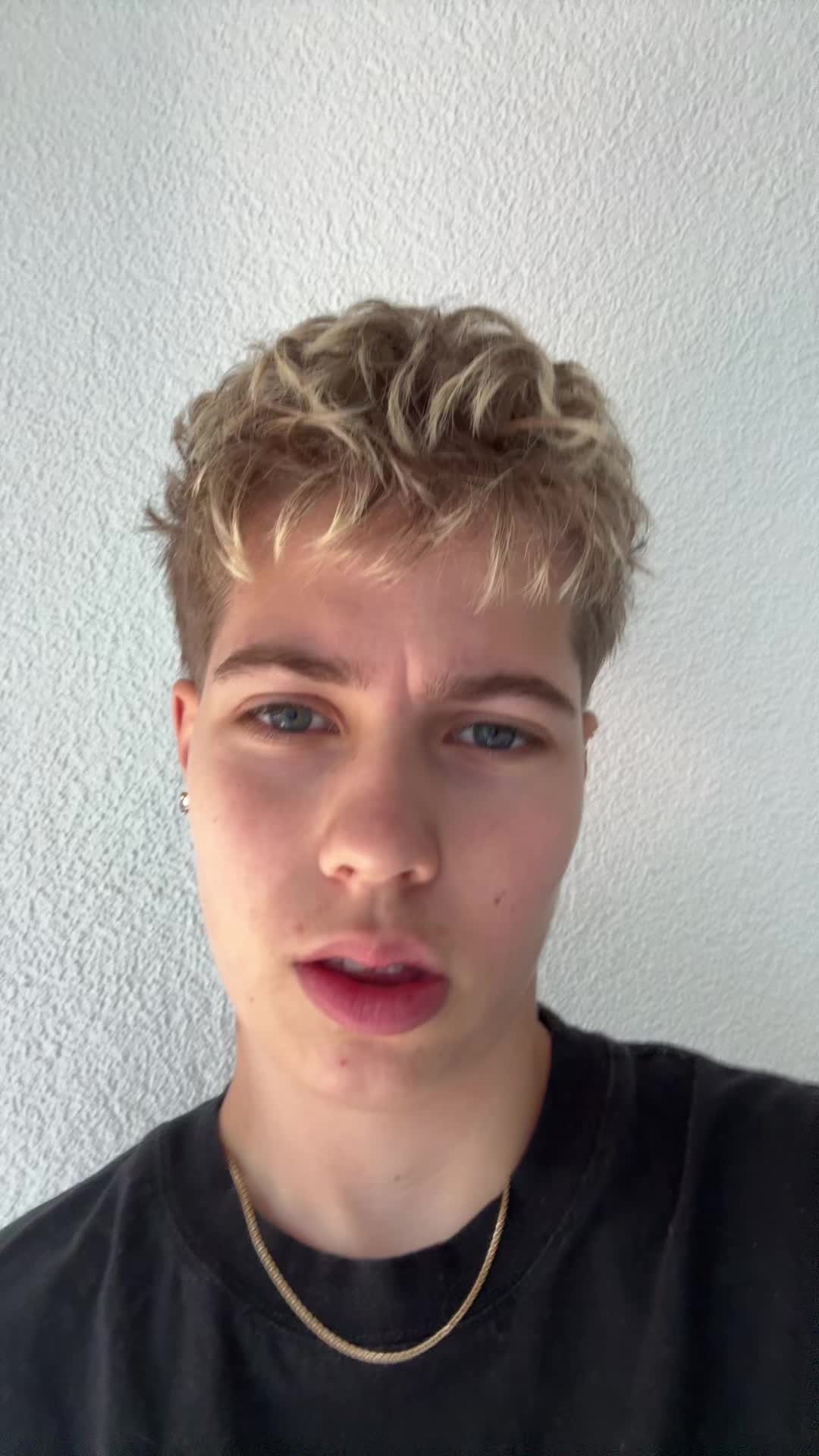 @Emi