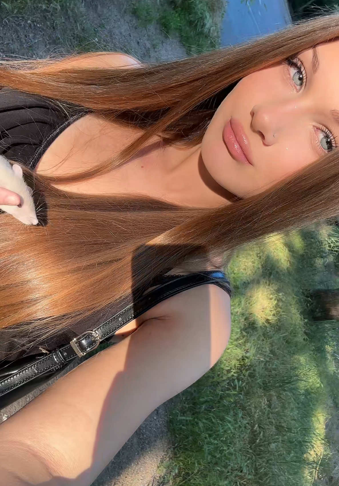@️
