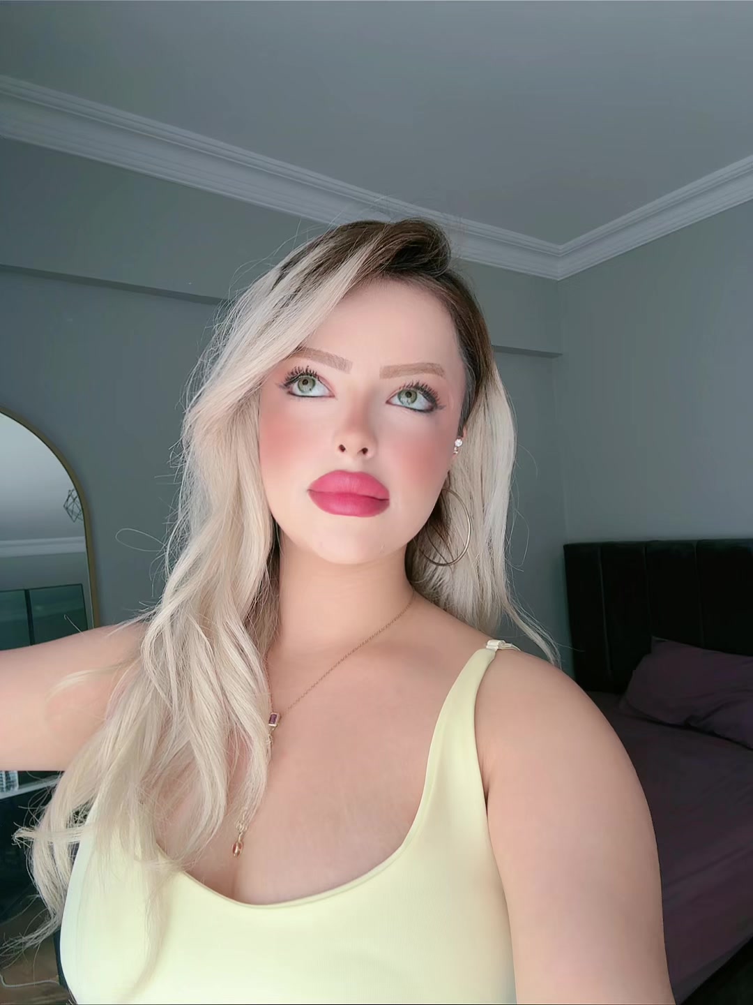 @𝐄🪶