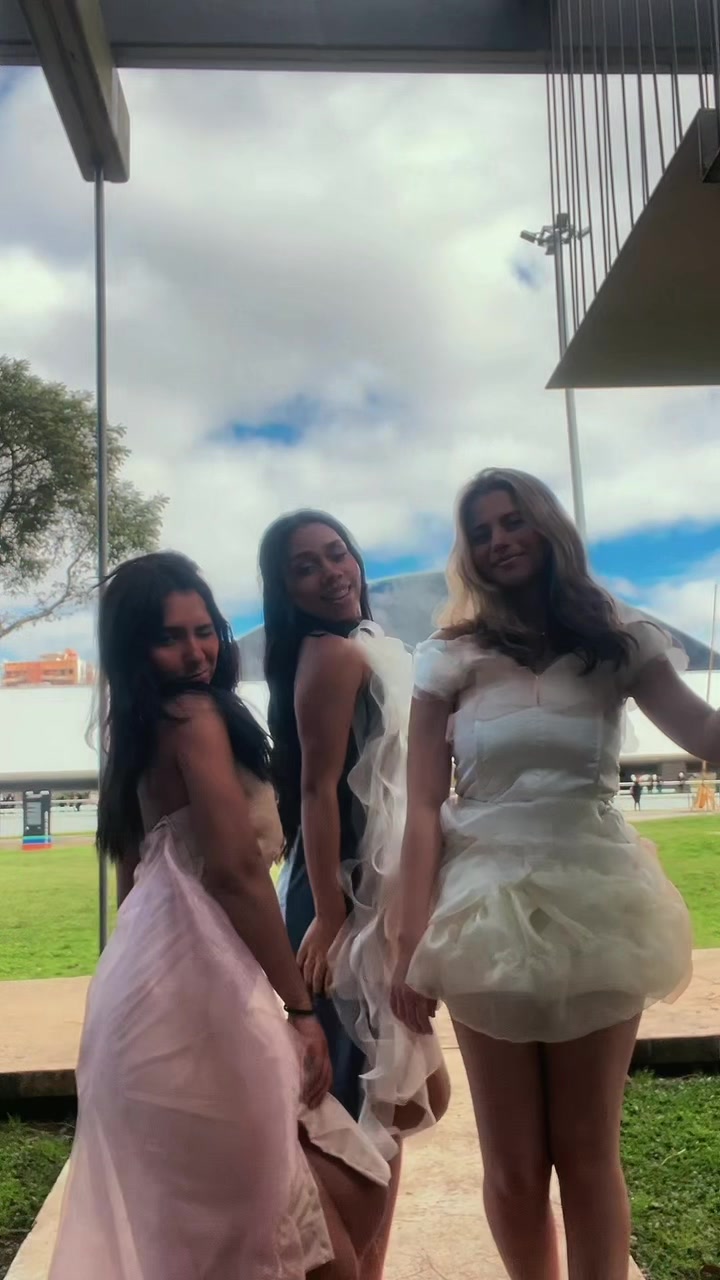 @_rayanemm