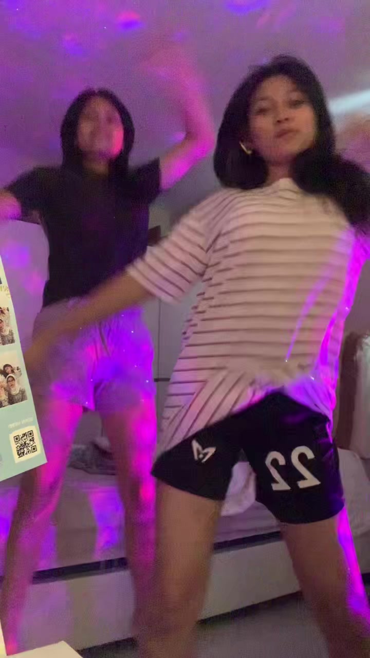 @c&ugrave;m&euml;k