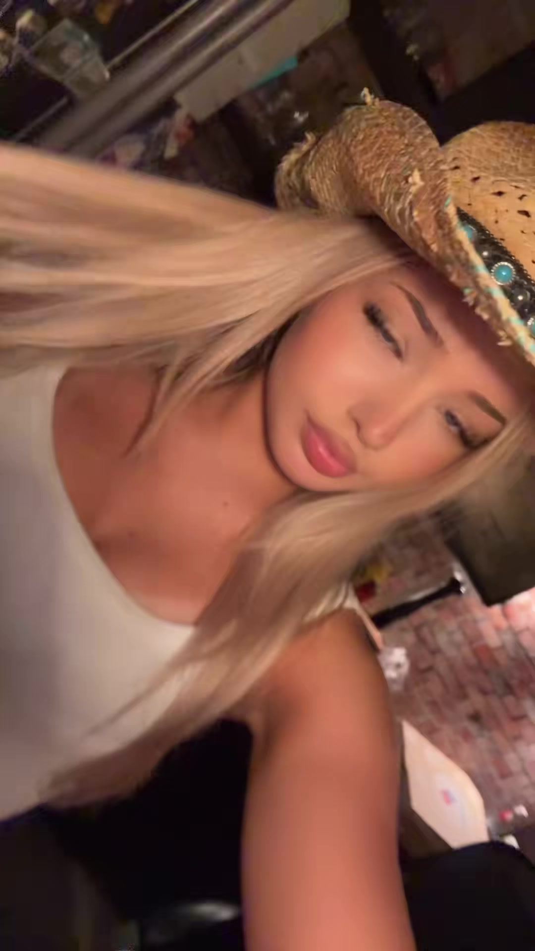 @Nekolie_2