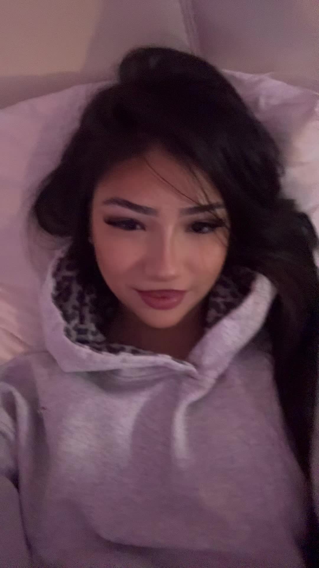 @rebeccadng